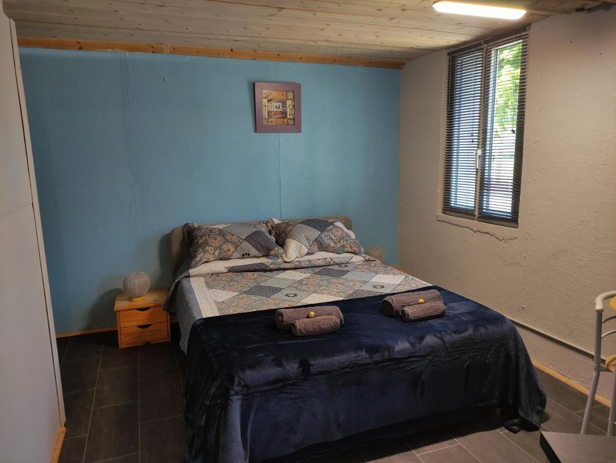 Gite Les Eylauds Pionsat Bagian luar foto